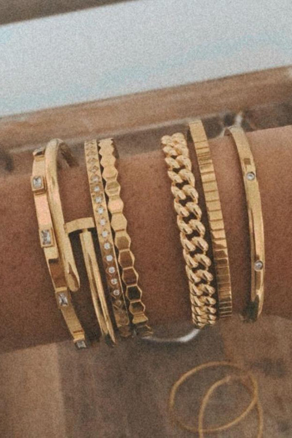 Axel Nail Bracelet